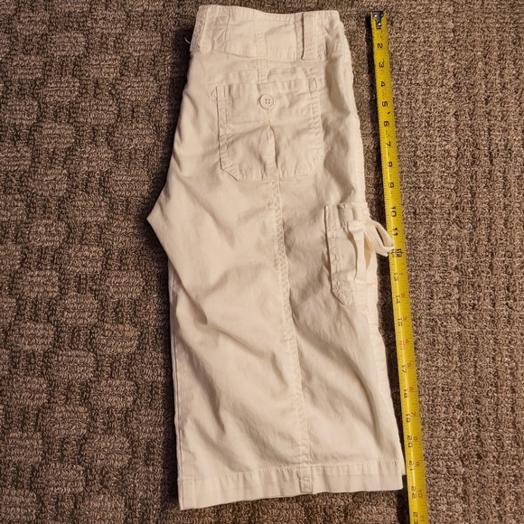 Forever 21 Cargo Capri - Picture 3 of 6